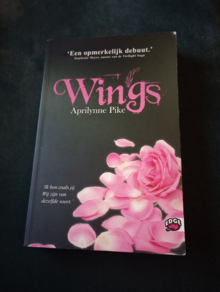 boek wings isbn 9789022325056, Ophalen of Verzenden, Zo goed als nieuw