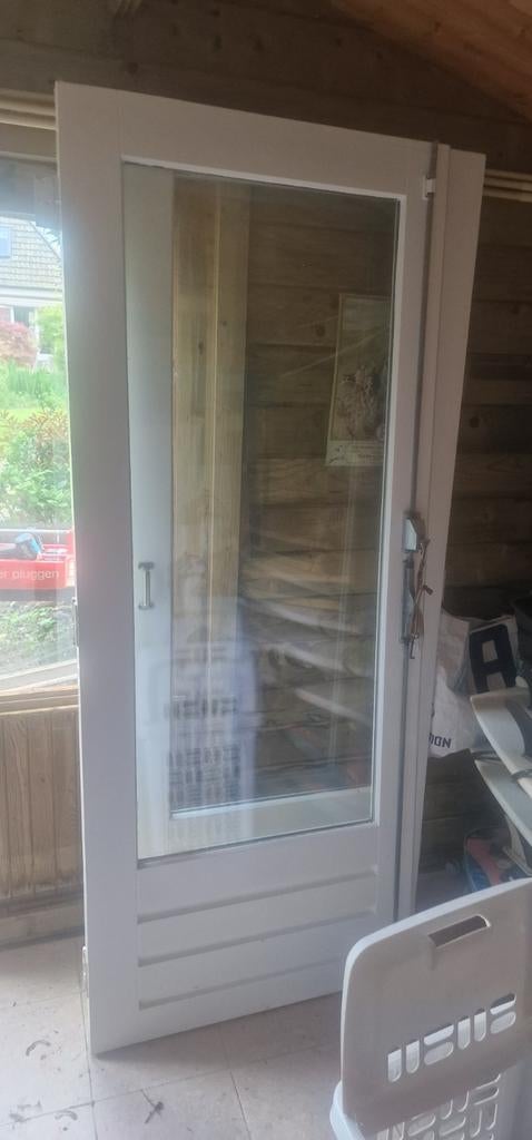 2 x Witte buitendeuren met glas en houten paneel, Gebruikt, 80 tot 100 cm, Ophalen of Verzenden, Buitendeur