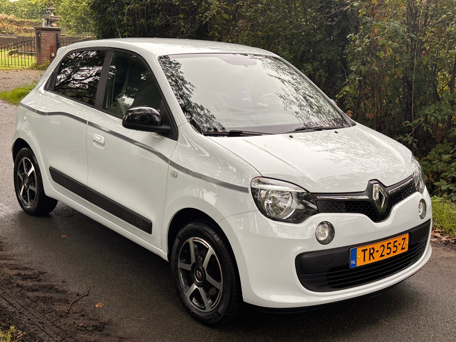 Renault Twingo 1.0 SCE Limited VERKOCHT!, Voorwielaandrijving, Zwart, 840 kg, 4 stoelen