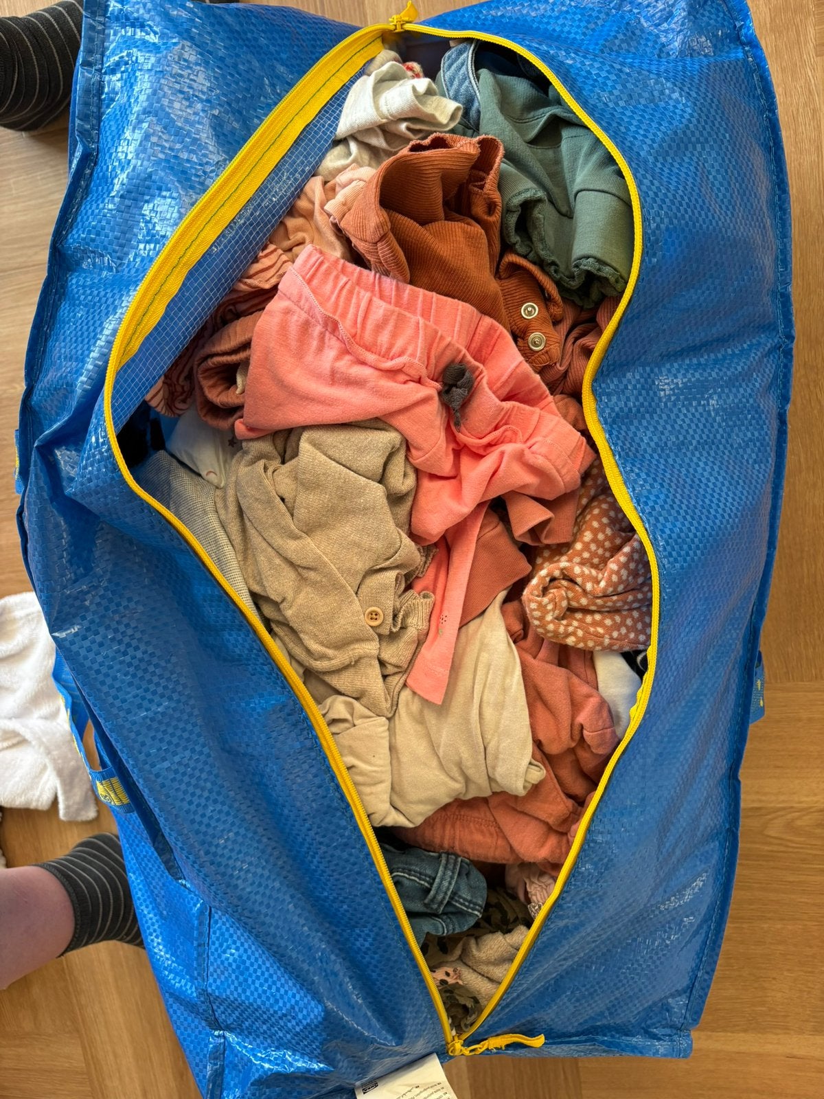 3 volle ikea zaken kleding, Ophalen, Gebruikt