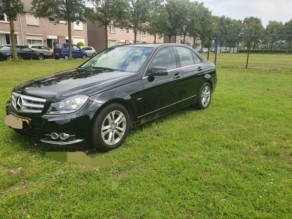 Mercedes c180 w204 facelift, 4 cilinders, Leder en Stof, Zwart, Handgeschakeld