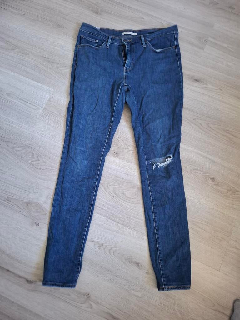 Nette Levi's 311 Shaping Skinny jeans maat 31, Blauw, Ophalen of Verzenden, Zo goed als nieuw, W30 - W32 (confectie 38/40)