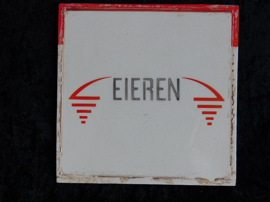 Brocante tegel uit eierkastje met opschrift EIEREN, afm. 15x, Ophalen of Verzenden