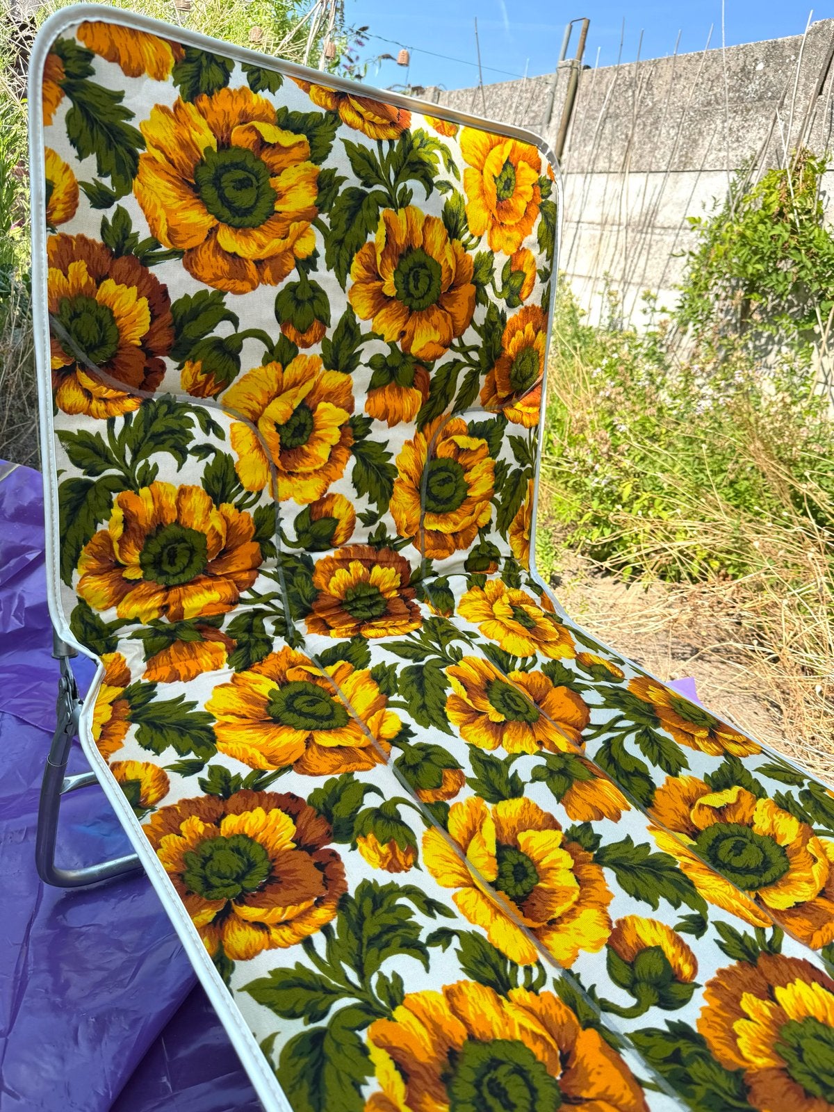 Vintage stretcher / ligstoel met bloemenprint, Ophalen, Gebruikt, Metaal, Inklapbaar