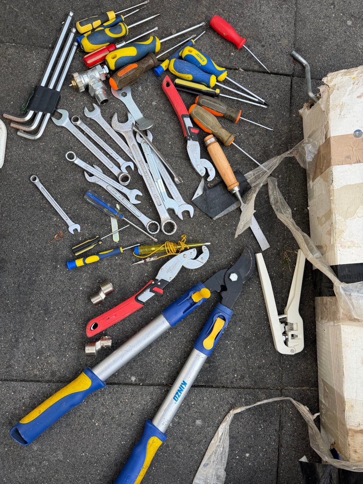 Grote partij gereedschap: sleutels, schroevendraaiers, etc., Doe-het-zelf en Verbouw, Gereedschap | Handgereedschap, Ophalen, Gebruikt