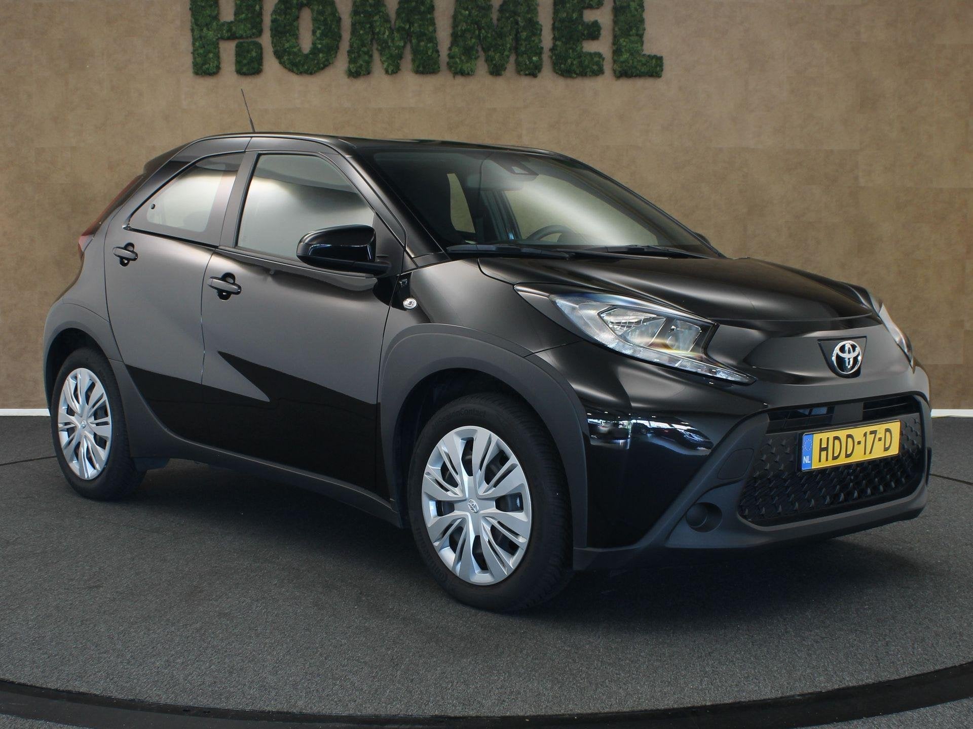 Toyota Aygo X 1.0 VVT-i MT Play - ORIGINEEL NEDERLANDSE AUTO, Postbus 212
4940 AE  Raamsdonksveer, NL, Zwart, Handgeschakeld, Toyota
