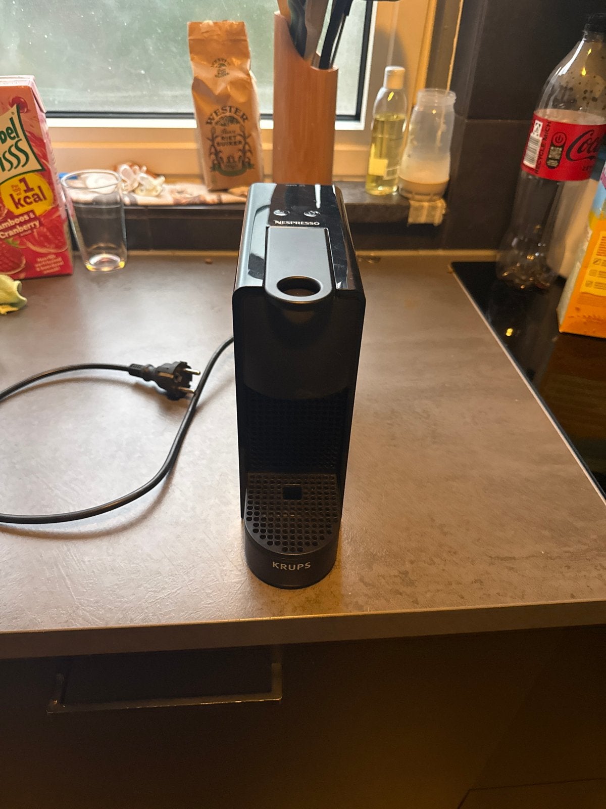 Krups Nespresso Essenza Mini XN110B Koffiezetapparaat Zwart, Witgoed en Apparatuur, Koffiezetapparaten, Ophalen, Espresso apparaat