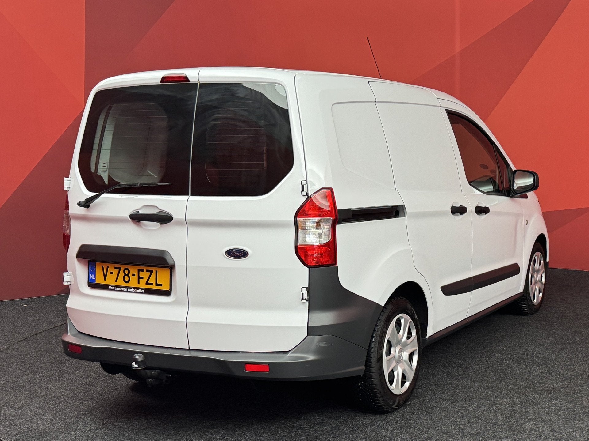 Ford Transit Courier 1.0 Trend, Voorwielaandrijving, Gebruikt, Wit, Bedrijf