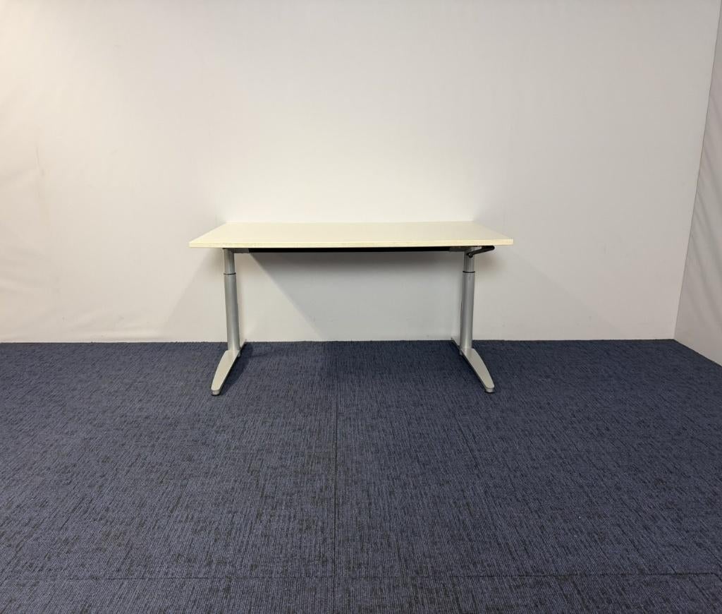 Bureau Palmberg (slinger) - wit blad - 140 x 80 cm.