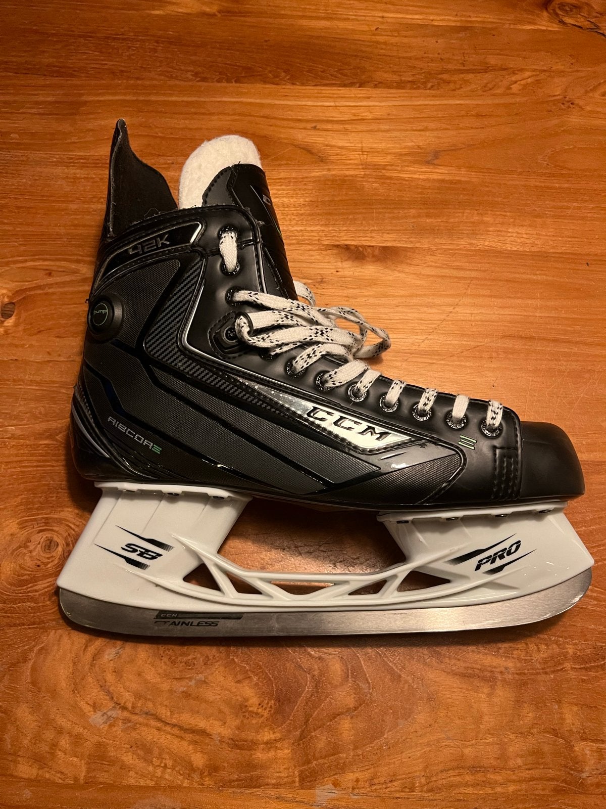 CCM Ribcor 42K ijshockeyschaatsen - Maat 47, Overige merken, Ophalen of Verzenden, Zo goed als nieuw, IJshockeyschaatsen