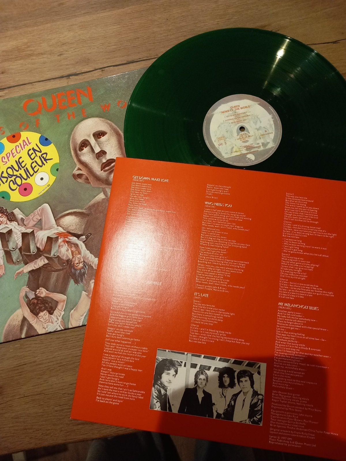QUEEN NEWS OF THE WORLD GREEN VINYL LP ORIGINELE PERSING '77, Ophalen of Verzenden, Gebruikt, 12 inch