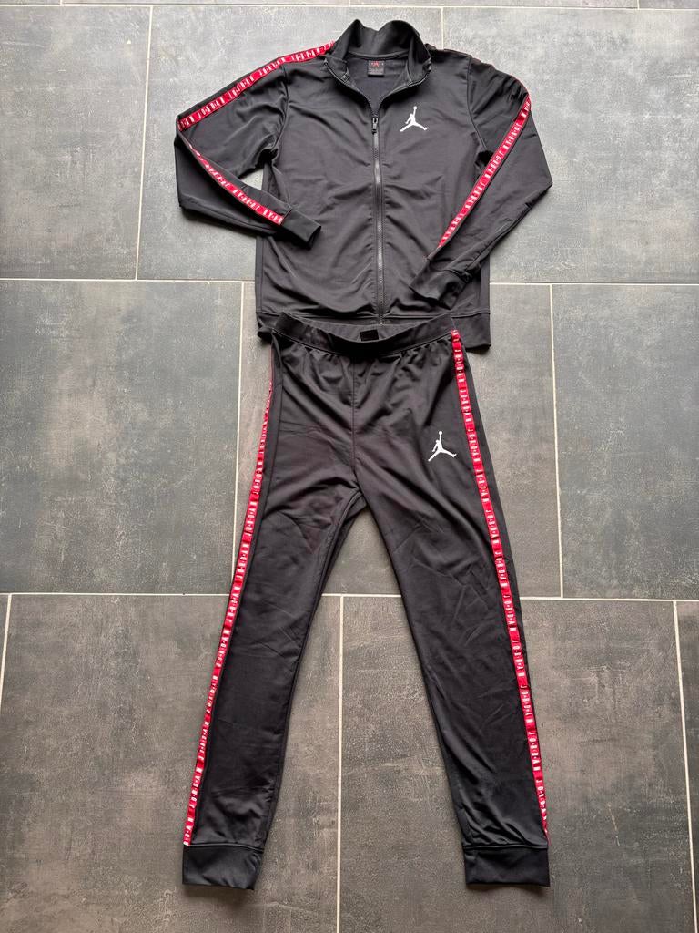 Nike Air Jordan Trainingspak Zwart - Maat 163-175, Kinderen en Baby's, Kinderkleding | Maat 164, Ophalen of Verzenden, Zo goed als nieuw