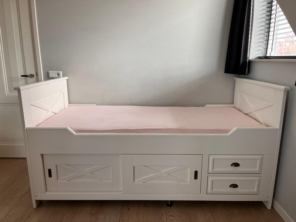 Complete Kidsmill kinderkamer, bed, kledingkast en lage kast, Ophalen, Gebruikt, Jongetje of Meisje