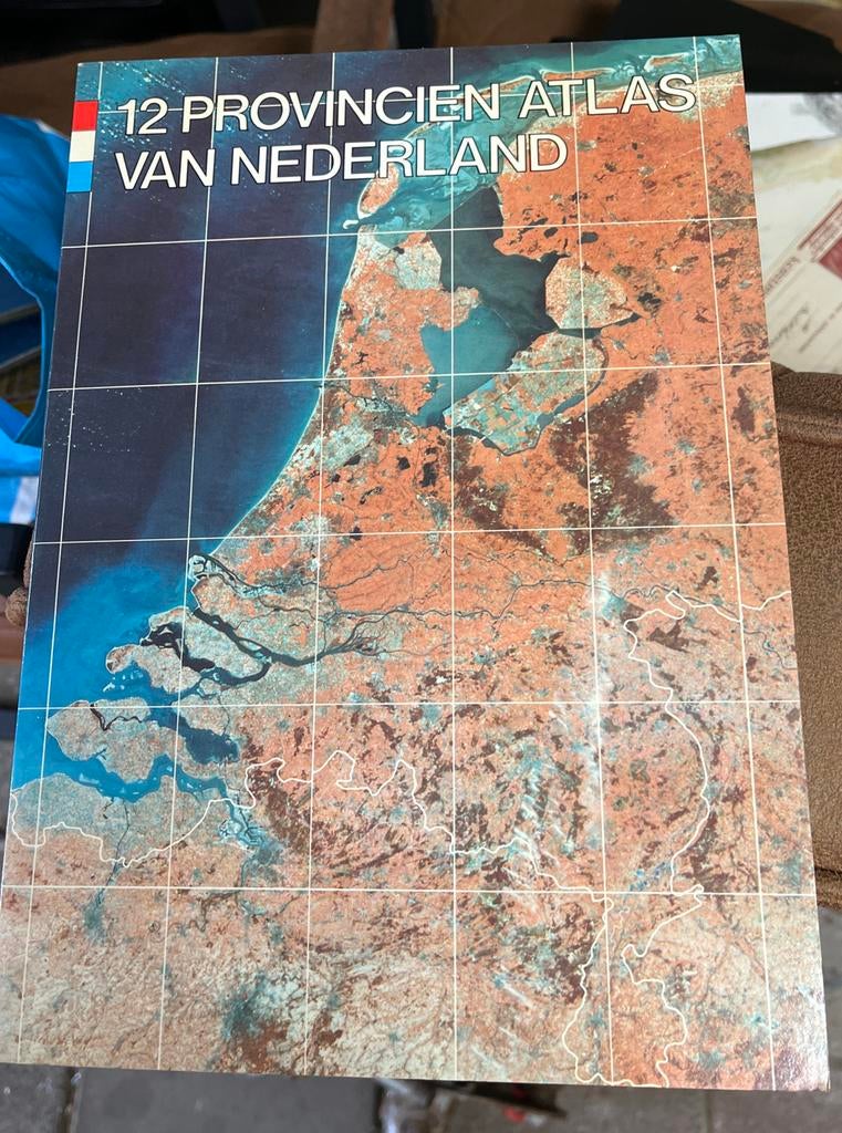 12 Provincie Atlas van Nederland - Kuijlenburg, Gelezen, Overige atlassen, Ophalen of Verzenden, 1800 tot 2000