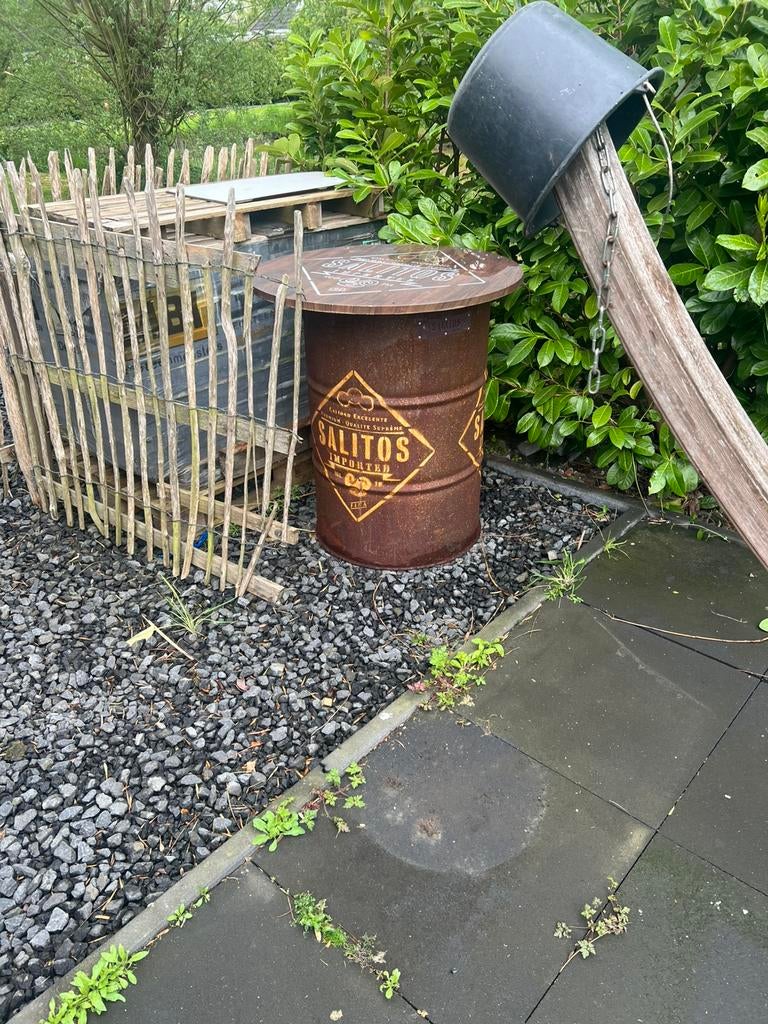 Oliedrumtafel / statafel, Ophalen, Zo goed als nieuw, IJzer