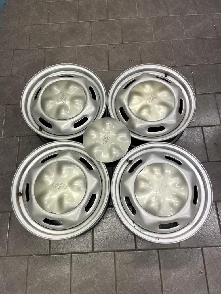 Set van 4 Ford Transit stalen velgen met wieldoppen, Ophalen, Velg(en), 16 inch, Winterbanden