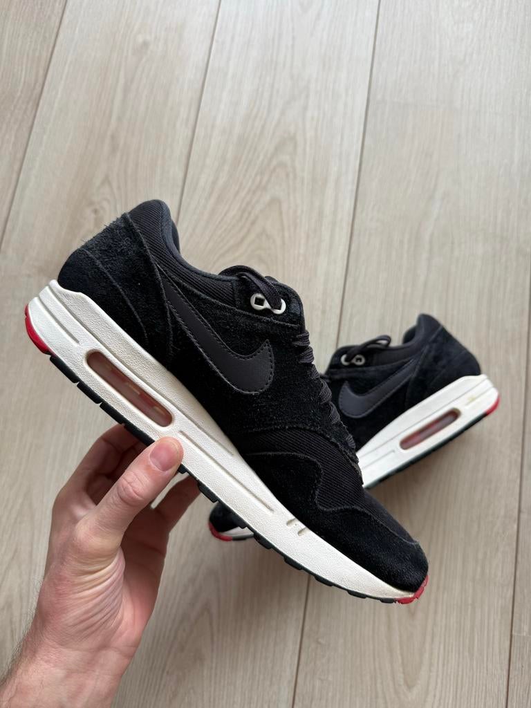 Nike Air Max 1 Mini Swoosh Bred - Maat 42.5, Ophalen of Verzenden, Gedragen, Zwart, Sneakers of Gympen