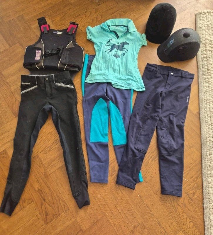 paardrijkleding maat 152, 3 broeken poloshirt 2 caps, Dieren en Toebehoren, Ophalen of Verzenden