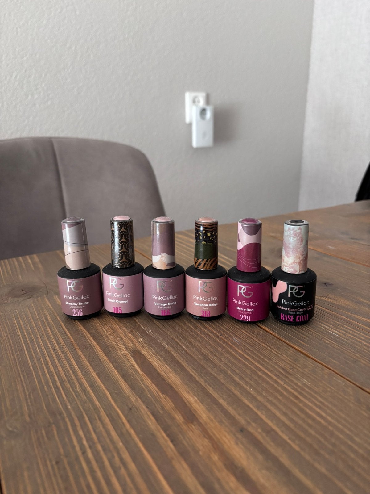 Pink gellac kleurtjes nude/beige, Ophalen of Verzenden, Zo goed als nieuw, Beige, Handen en Nagels
