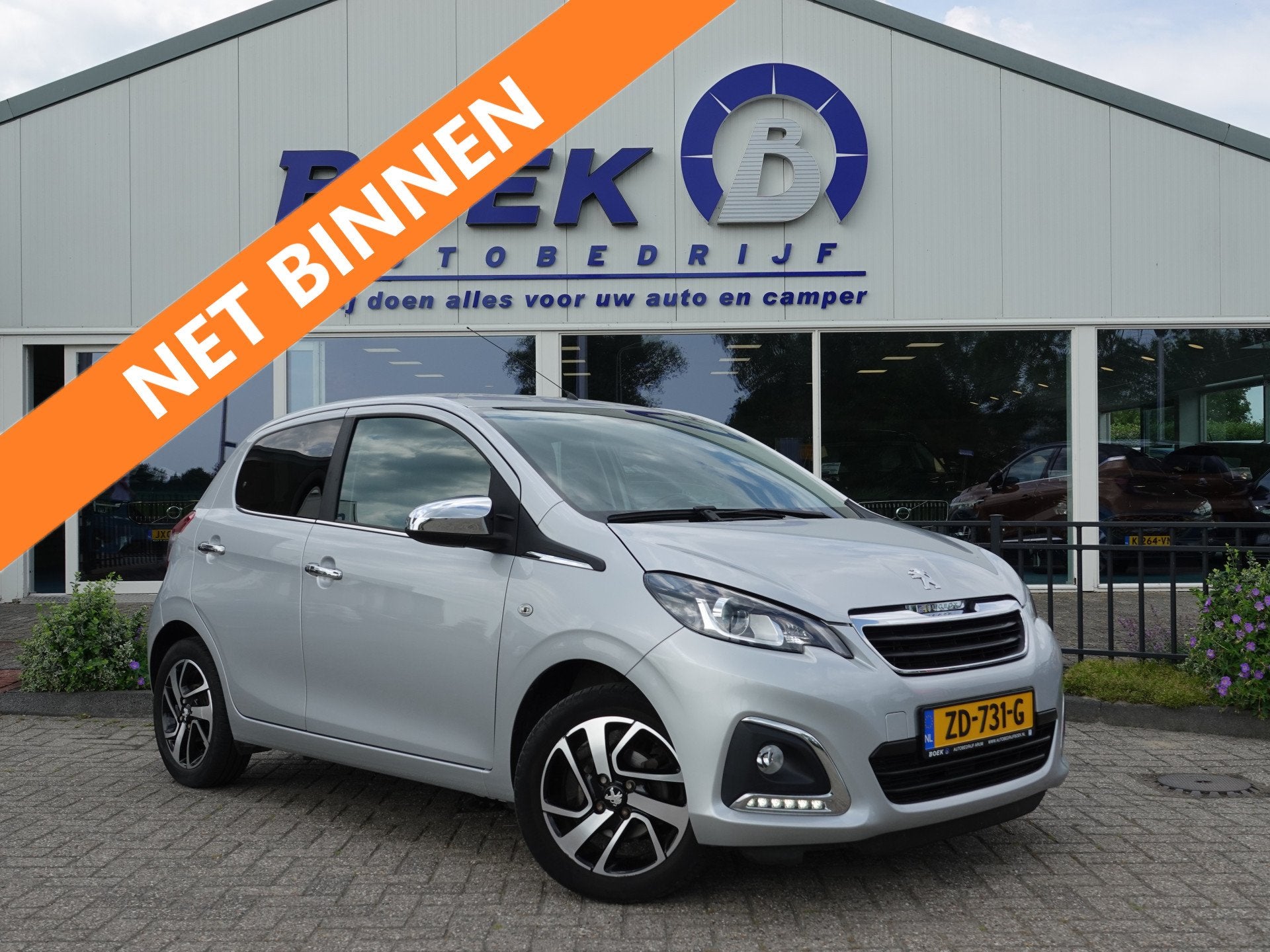 Peugeot 108 1.0 e-VTi AUTOMAAT Allure NAP | CLIMA | TREKH. |, Auto's, Stof, Gebruikt, Euro 6, 4 stoelen