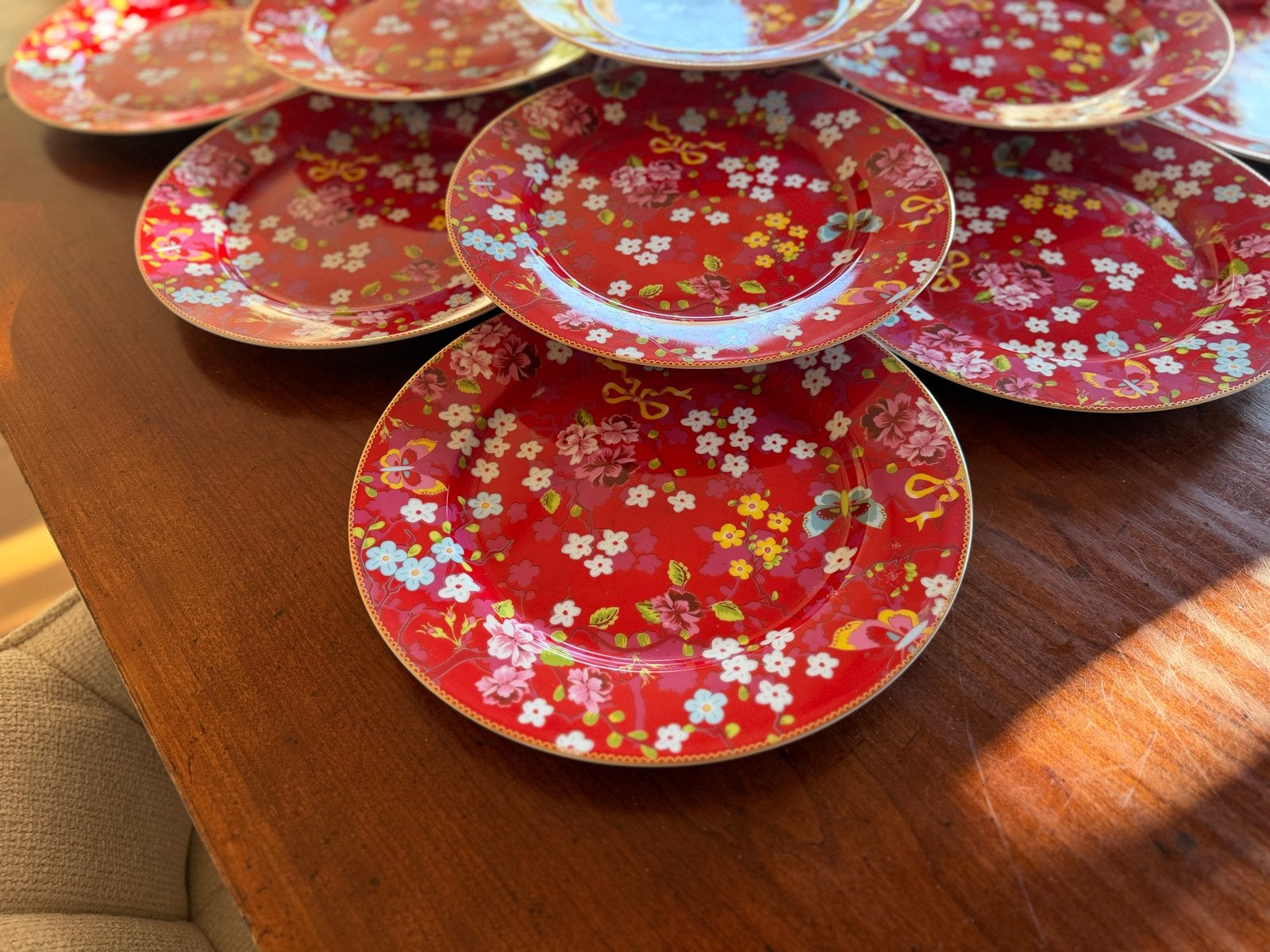 Pip Studio onderborden rood met bloemenprint, Ophalen, Pip Studio, Zo goed als nieuw, Bord(en)