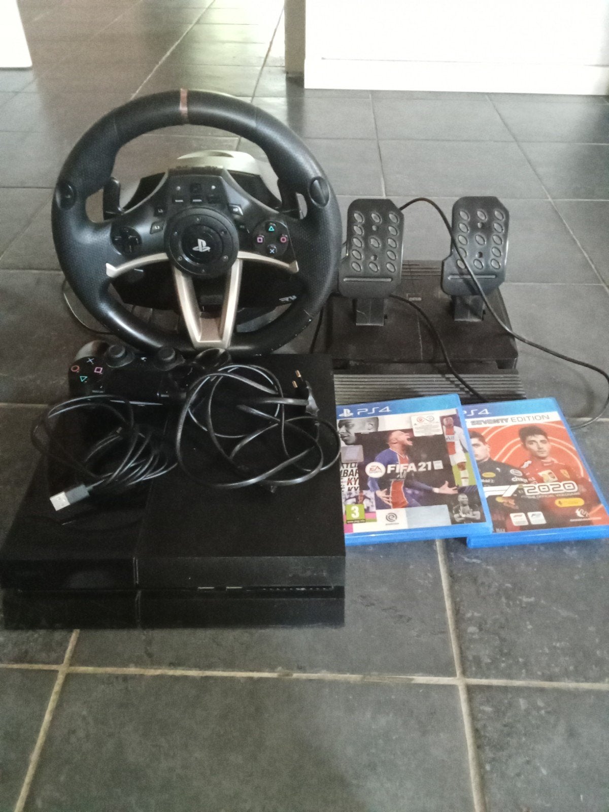 PlayStation 4 (ps4) met controller en spellen en race stuur, Ophalen