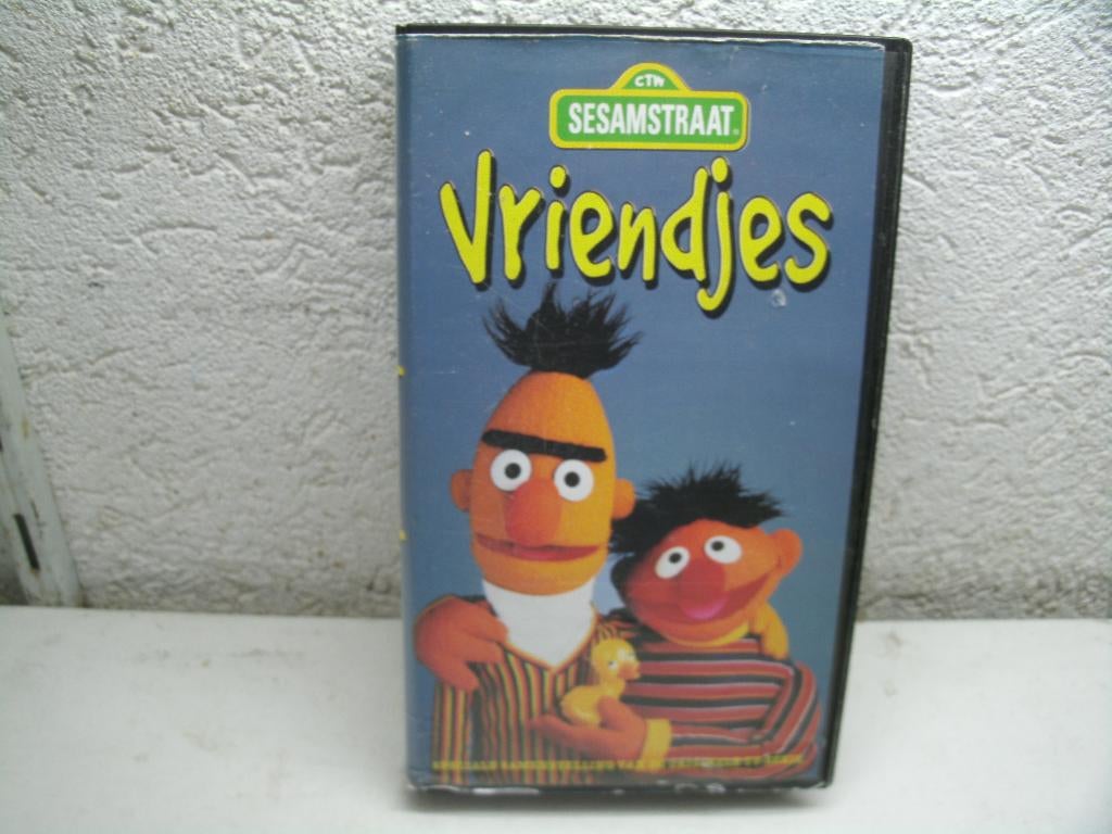 vhs 114a sesamstraat vriendjes, Cd's en Dvd's, VHS | Kinderen en Jeugd, Alle leeftijden, Ophalen of Verzenden, Gebruikt, Overige typen