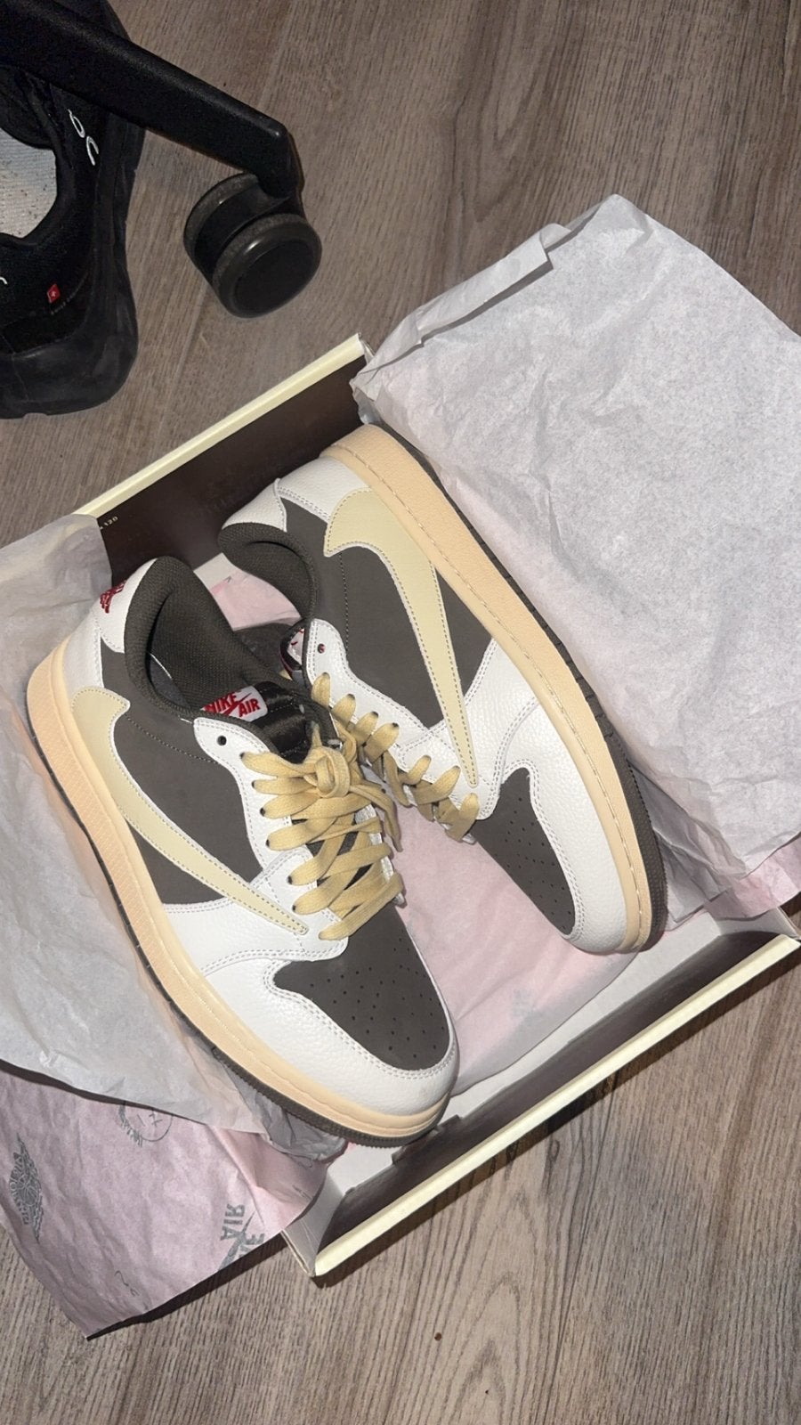 Nike Air Jordan 1 Low Travis Scott Reverse Mocha, Ophalen of Verzenden, Nieuw, Bruin, Sneakers of Gympen