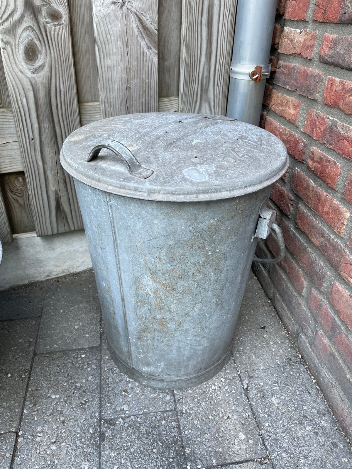 Oude zinken emmer met deksel - Vintage decoratie, Ophalen