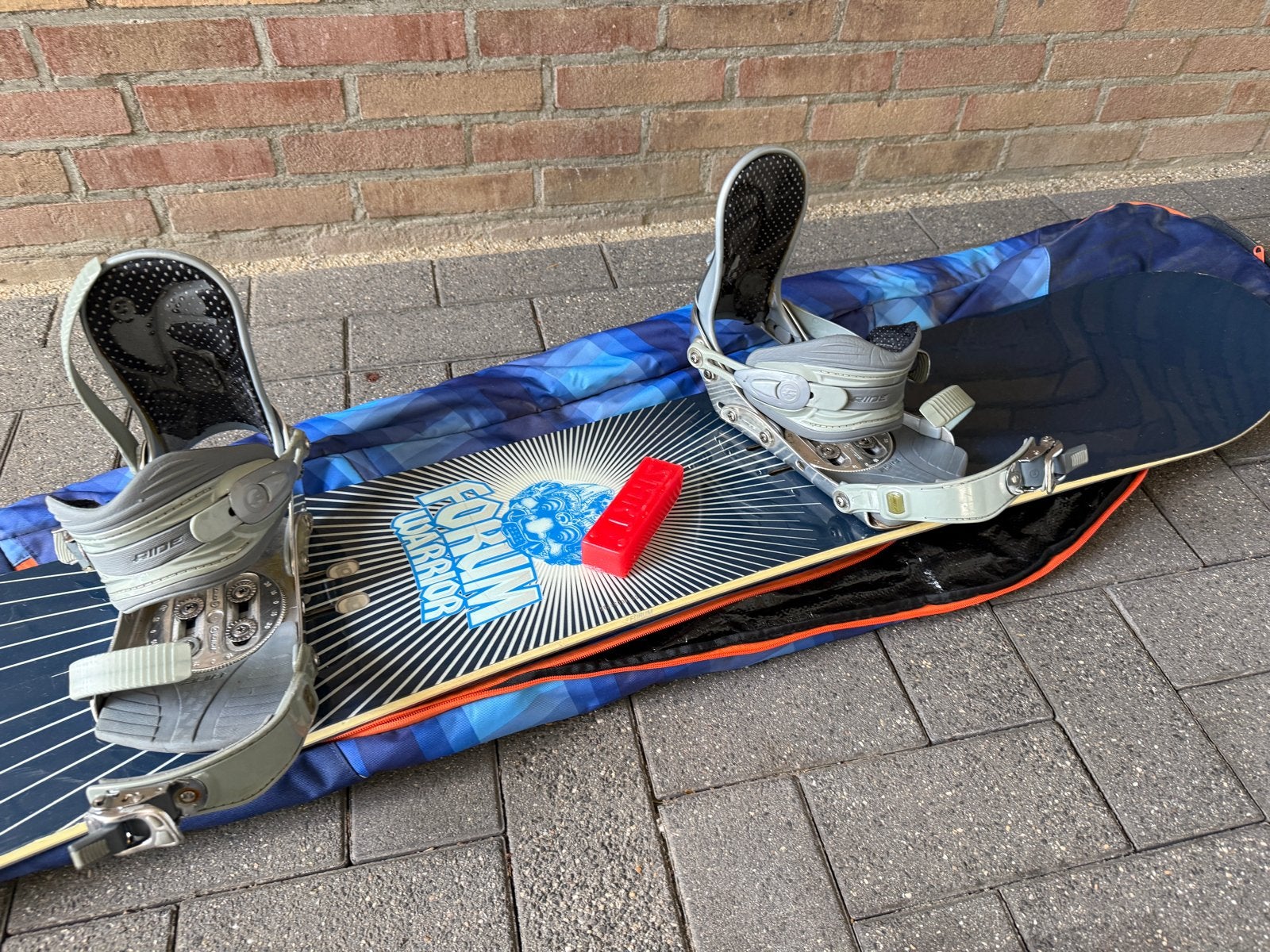 Snowboard Forum Bjorn Leines met bindingen en tas, Sport en Fitness, Snowboarden, Ophalen of Verzenden, Gebruikt, Board