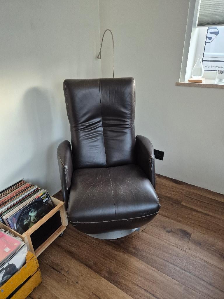 Elektrische stoel, Huis en Inrichting, Ophalen, Gebruikt, Bruin, Leer
