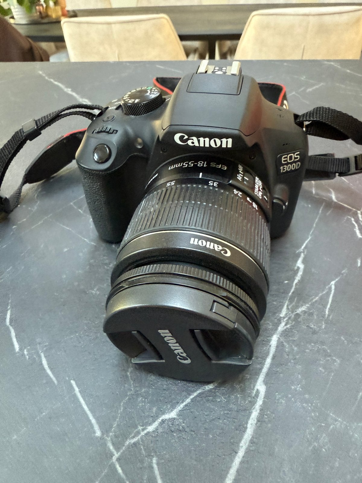 Canon EOS 1300D, Ophalen of Verzenden, Zo goed als nieuw, Canon, Geen optische zoom