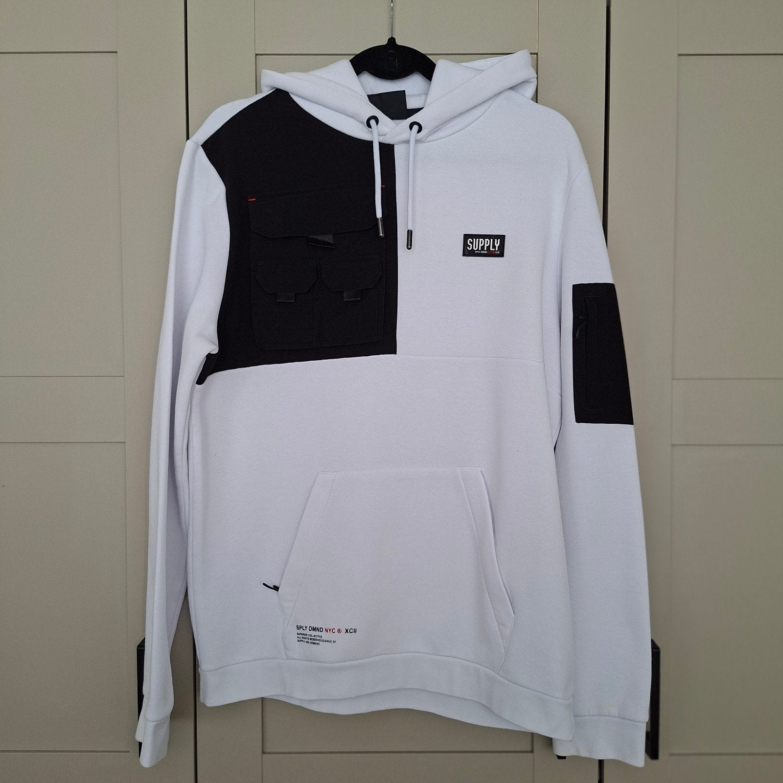 Supply & Demand Tiener/Heren Hoodie Zwart/Wit Maat M, Supply & Demand, Maat 48/50 (M), Zwart, Ophalen of Verzenden