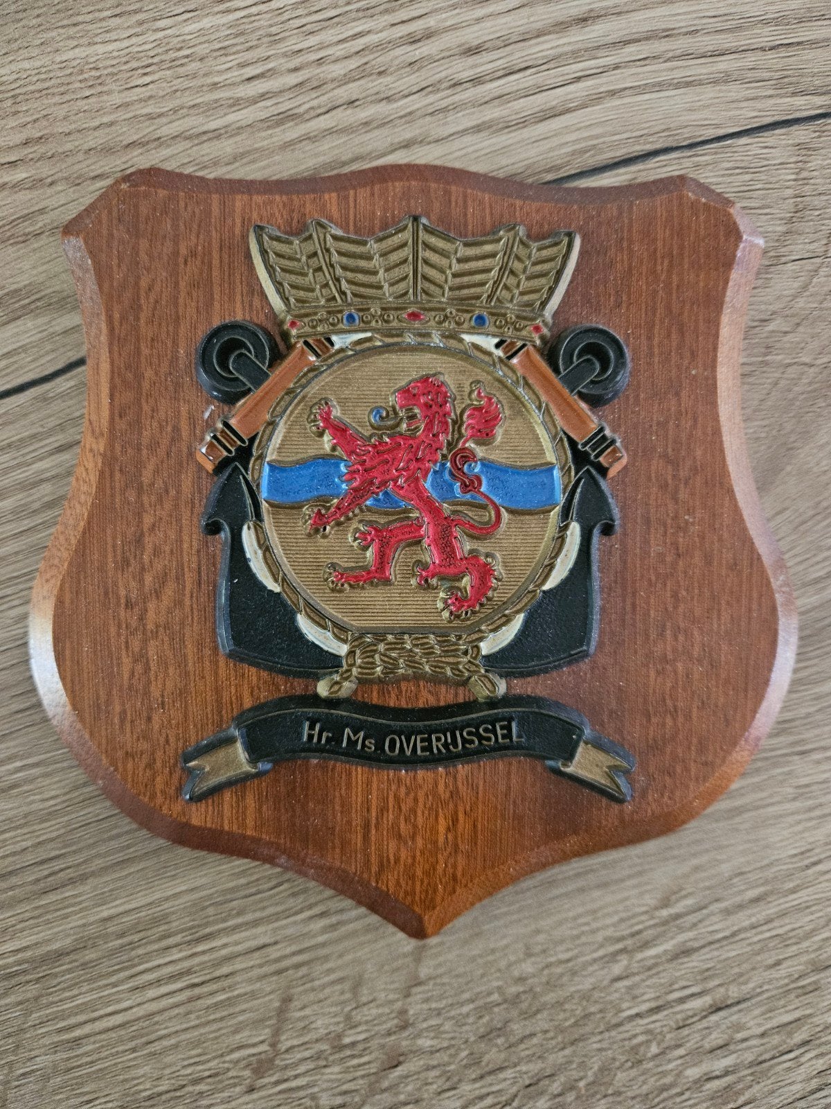 Wapenschildje HrMs Overijssel, Verzamelen, Ophalen of Verzenden, Marine, Nederland, Overige typen