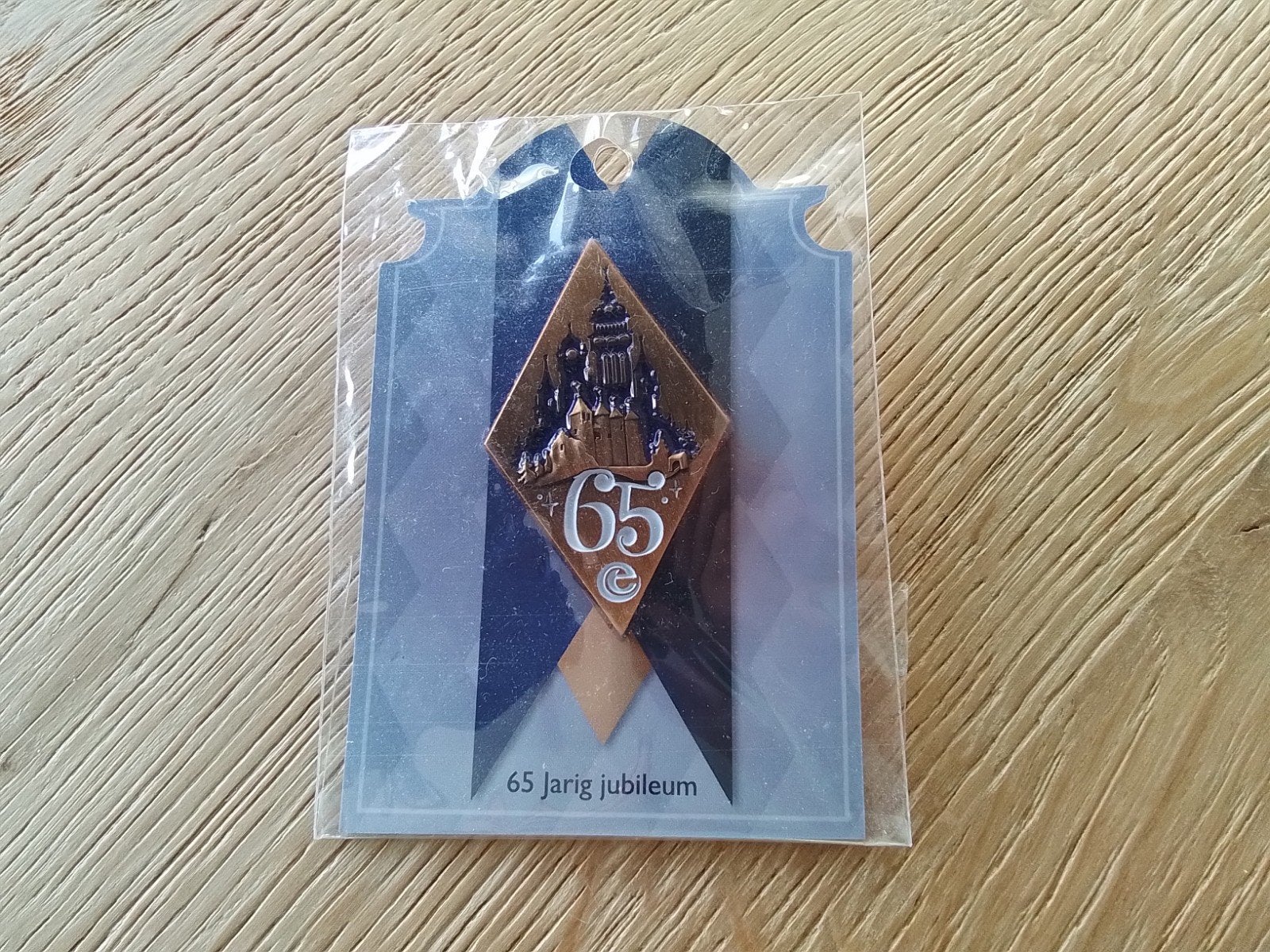 nieuwe efteling pin 65 jaar, Verzamelen, Efteling, Ophalen of Verzenden, Nieuw, Button of Speldje