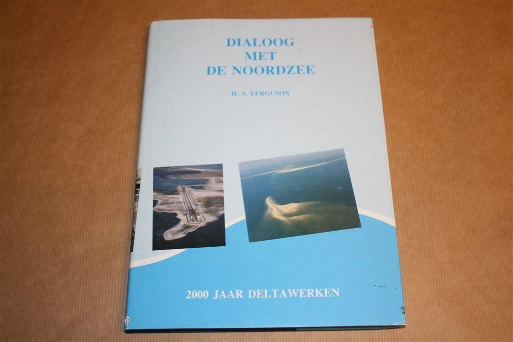 Dialoog met de Noordzee. Tweeduizend jaar Deltawerken., Boeken, Geschiedenis | Vaderland, Gelezen, Ophalen of Verzenden