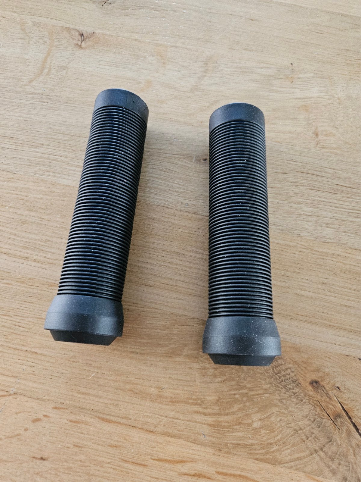 Zwarte step handvatten - rubber, Ophalen, Zo goed als nieuw, Overige typen, Onbekend