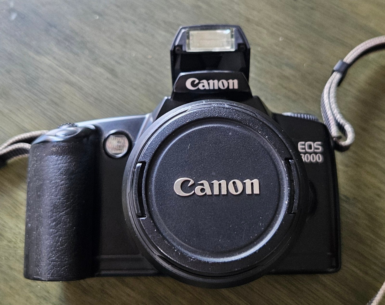 Canon EOS 3000 analoge spiegelreflexcamera met 38-76mm lens, Audio, Tv en Foto, Fotocamera's Analoog, Ophalen of Verzenden, Gebruikt