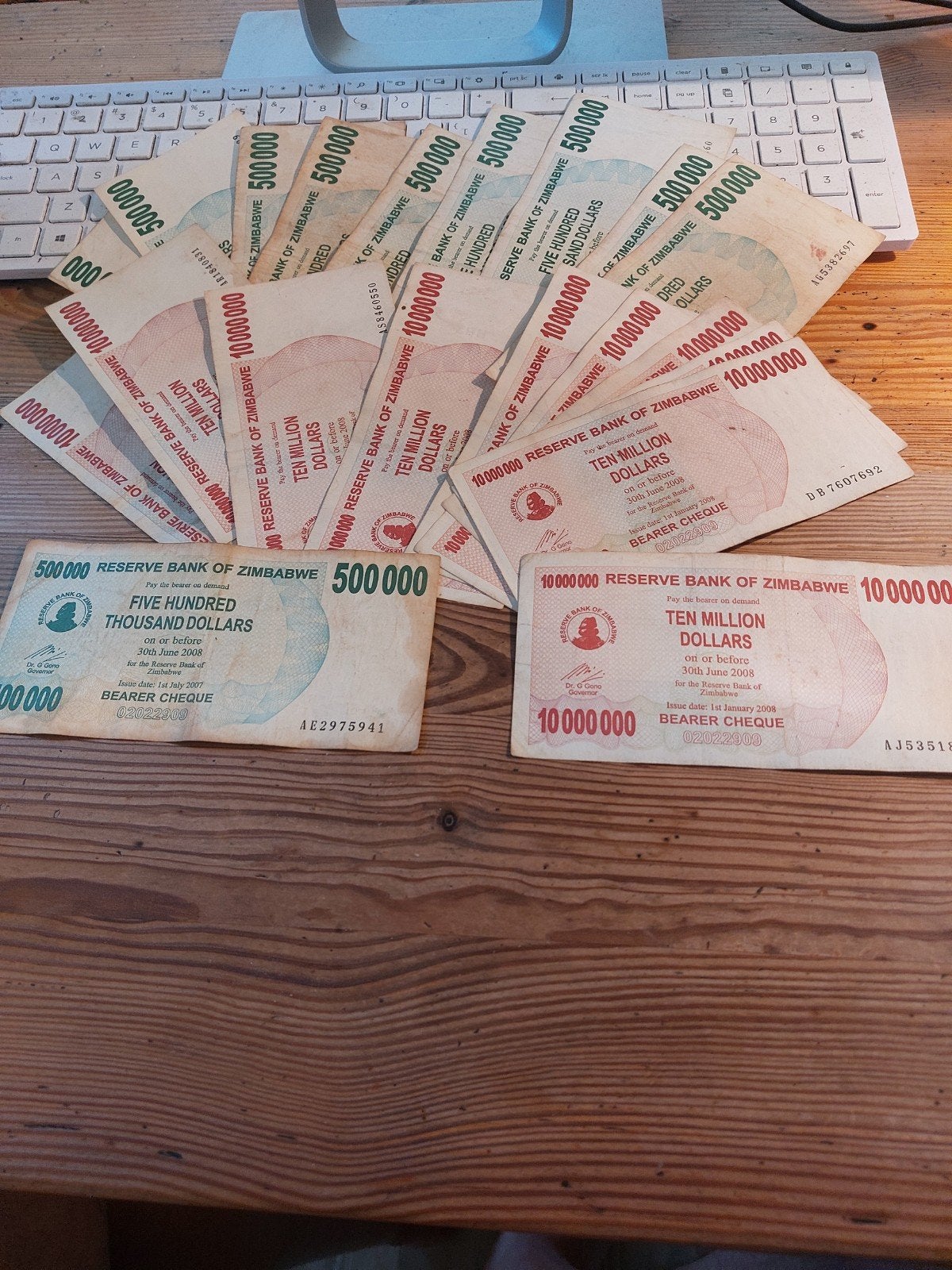 Zimbabwe Dollars: 10x 10 miljoen & 10x 500.000 biljetten, Verzenden, Setje
