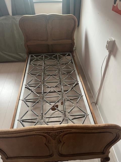 een persoonsbed, Huis en Inrichting, Slaapkamer | Matrassen en Bedbodems, Ophalen, Gebruikt, 90 cm, Eenpersoons