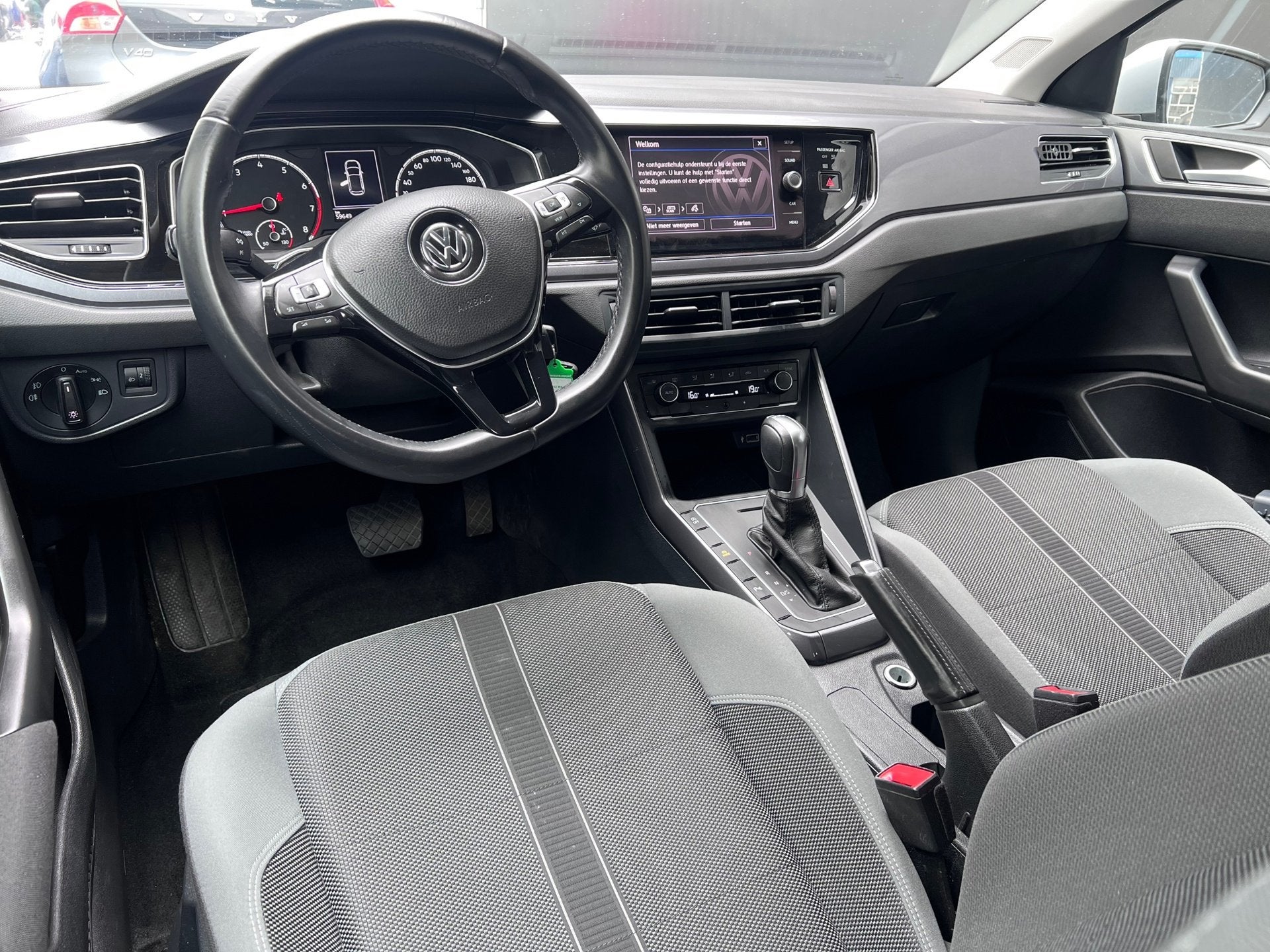 Volkswagen Polo 1.0 TSI Highline Automaat NL auto ParkeerSen, Auto's, Stof, Gebruikt, 95 pk, 49 €/maand