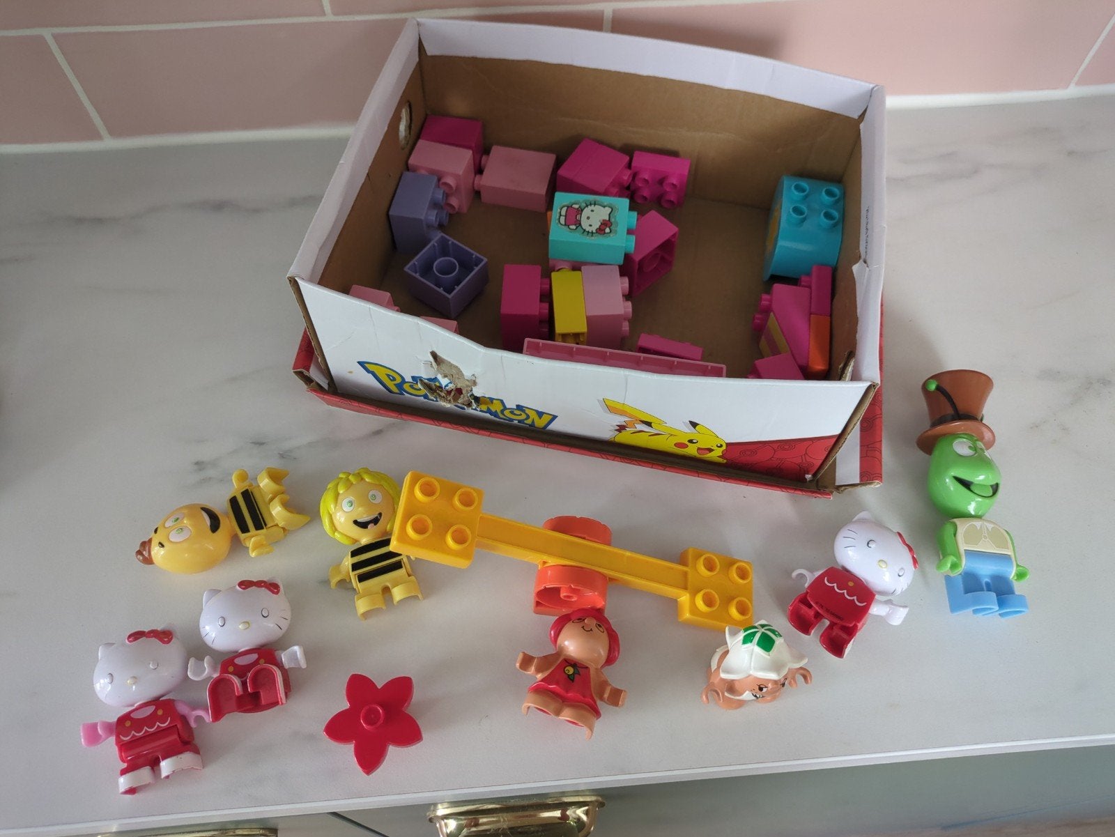 Duplo en figuren: Hello Kitty en Maya de Bij etc., Kinderen en Baby's, Ophalen of Verzenden