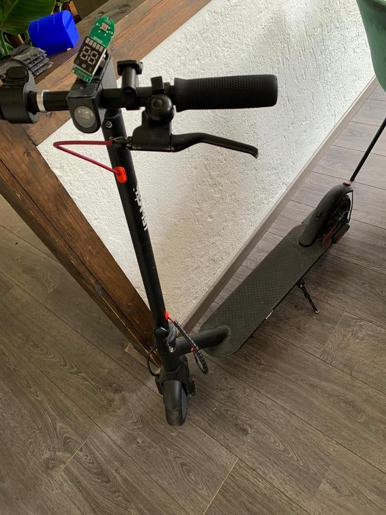 Urbmob elektrische step defect, gezocht reparateur, Fietsen en Brommers, Steps, Ophalen, Gebruikt, Elektrische step (E-scooter)