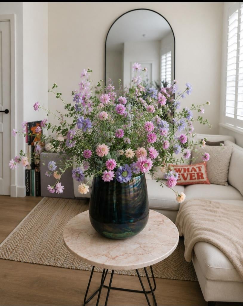 Luxe SILKA kunstboeket met grote designvaas, Huis en Inrichting, Woonaccessoires | Kunstplanten en Kunstbloemen, Zo goed als nieuw