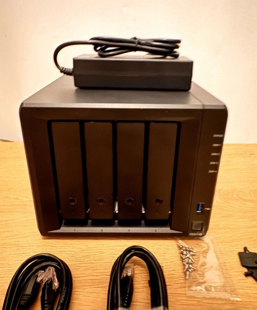 Synology DiskStation DS923+ 4-Bay NAS 4GB RAM, Computers en Software, NAS, Ophalen of Verzenden, Zo goed als nieuw