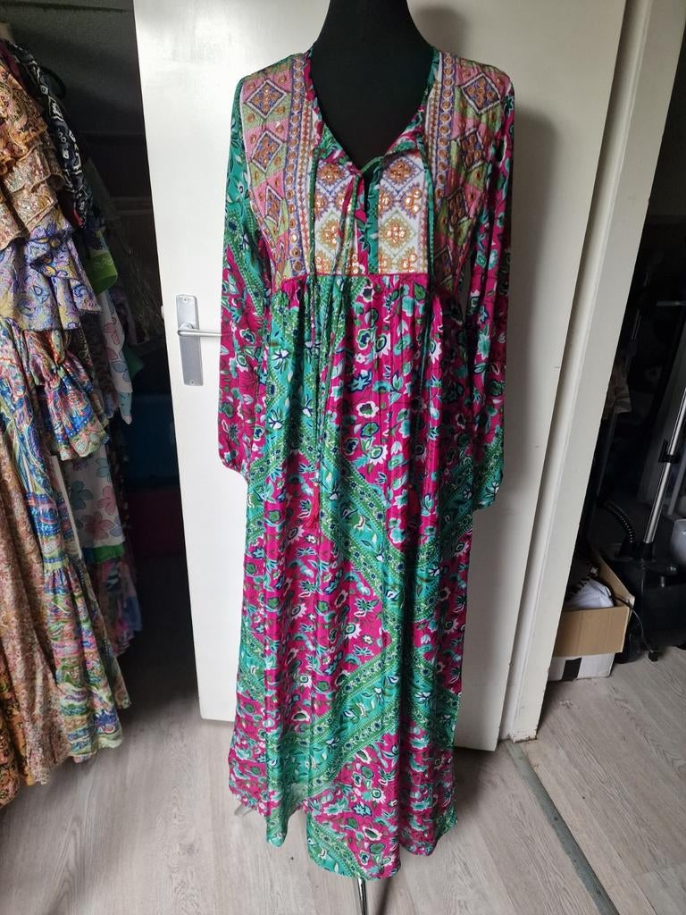 Jurk gold&silver maat t2 m/l, Kleding | Dames, Jurken, Ophalen of Verzenden, Zo goed als nieuw, Maat 38/40 (M), Onder de knie