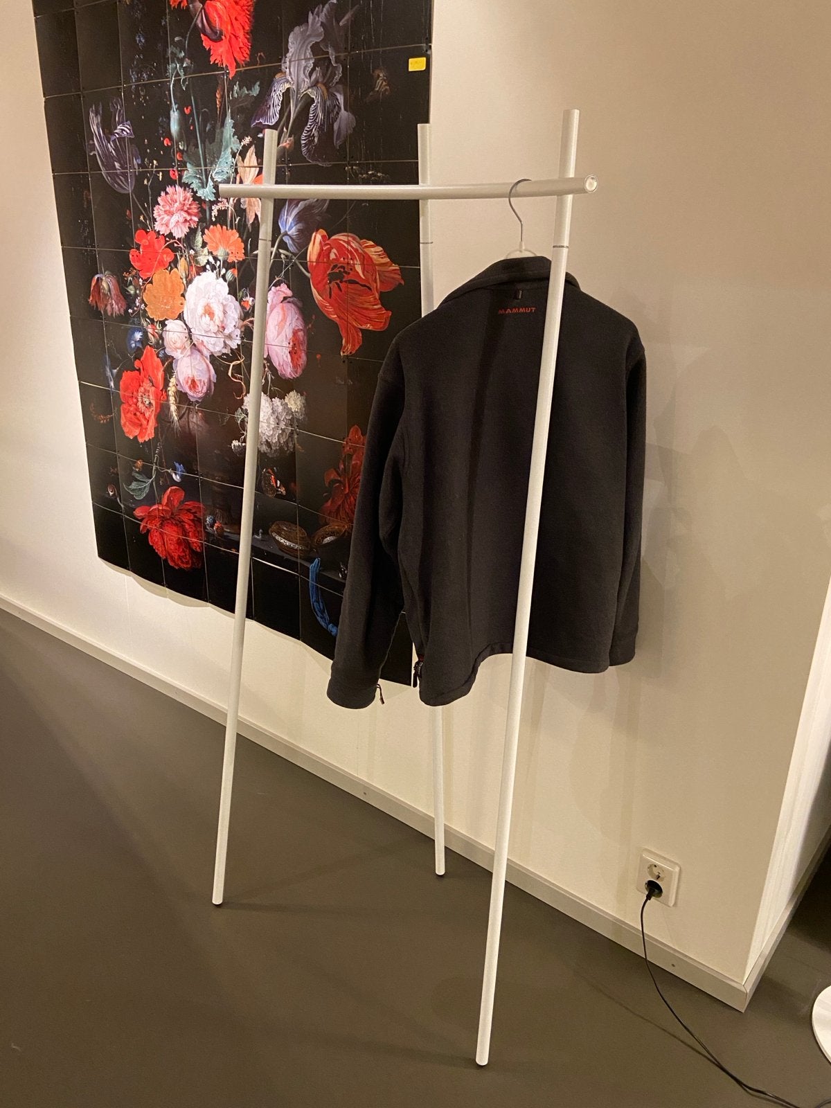 Moderne staande kapstok - Wit metaal, Ophalen, Zo goed als nieuw, Metaal, Staande kapstok