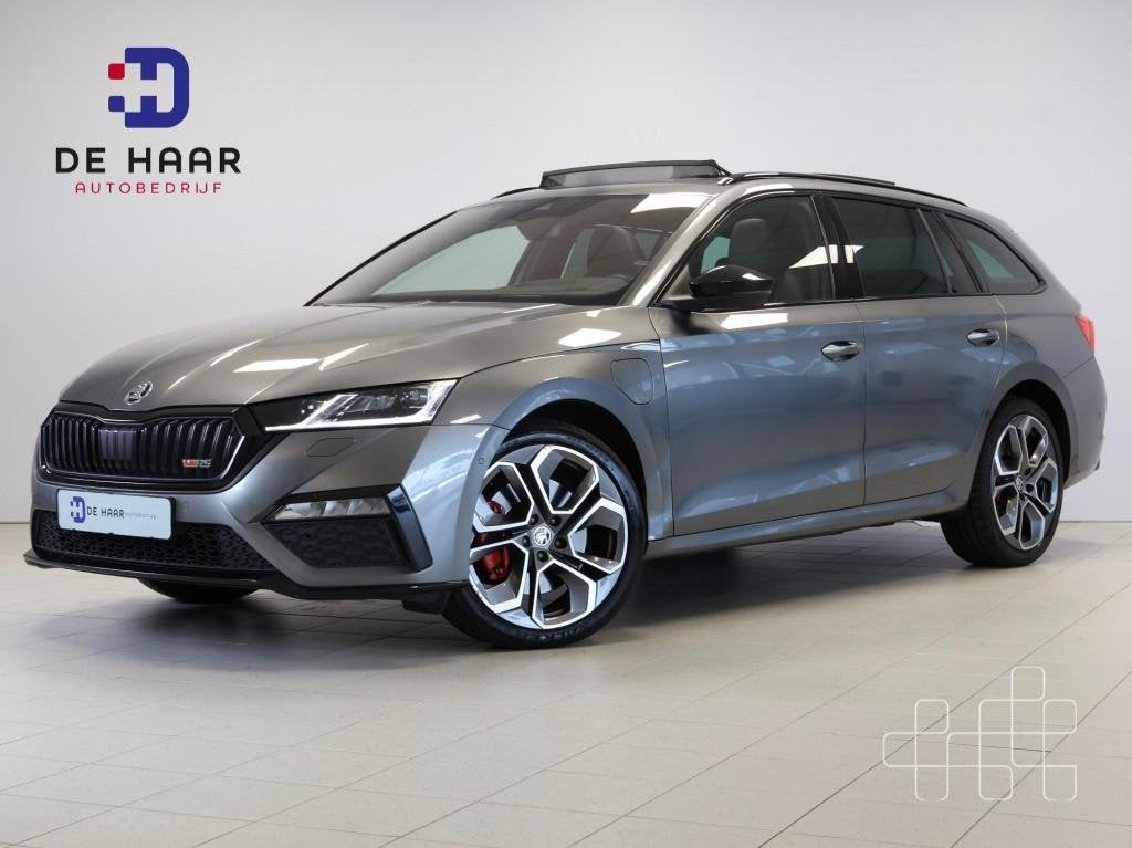 Skoda OCTAVIA Combi 1.4 TSI iV RS - Schuif/Kanteldak - Trekh, Auto's, Automaat, Gebruikt, 4 cilinders, Met garantie (alle)