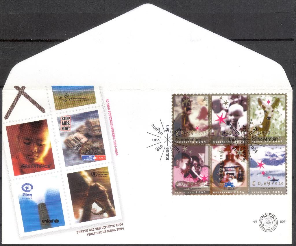 E507 - Goede Doelen zegels 2004 - twee enveloppen, Postzegels en Munten, Postzegels | Eerstedagenveloppen, Verzenden, Onbeschreven