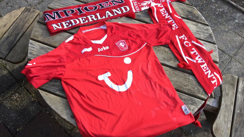 Origineel f.c. Twente shirt verzamel en 2 dassen., Eén persoon, April